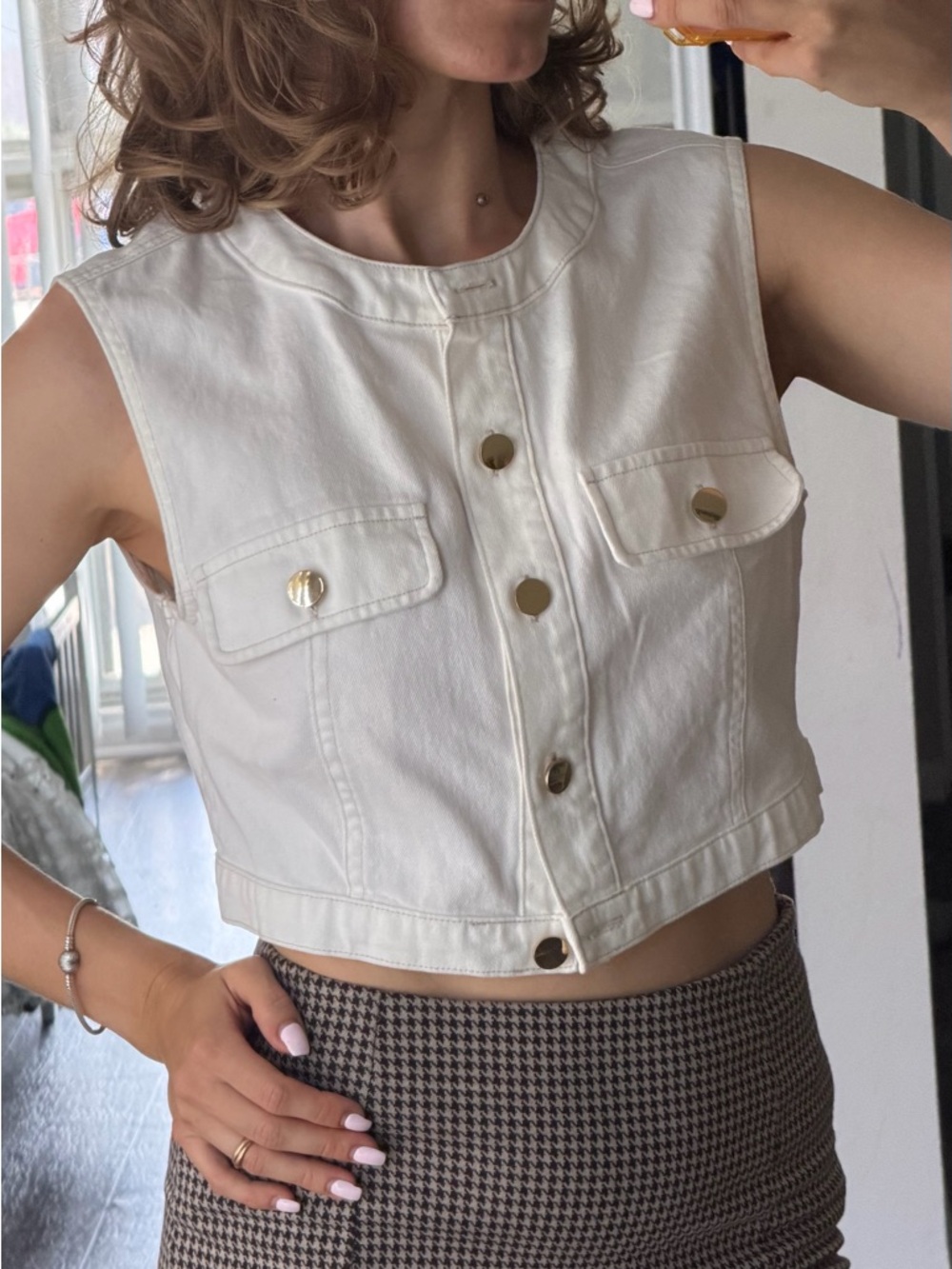 H&M Cream Sleeveless Button-Front Crop Vest